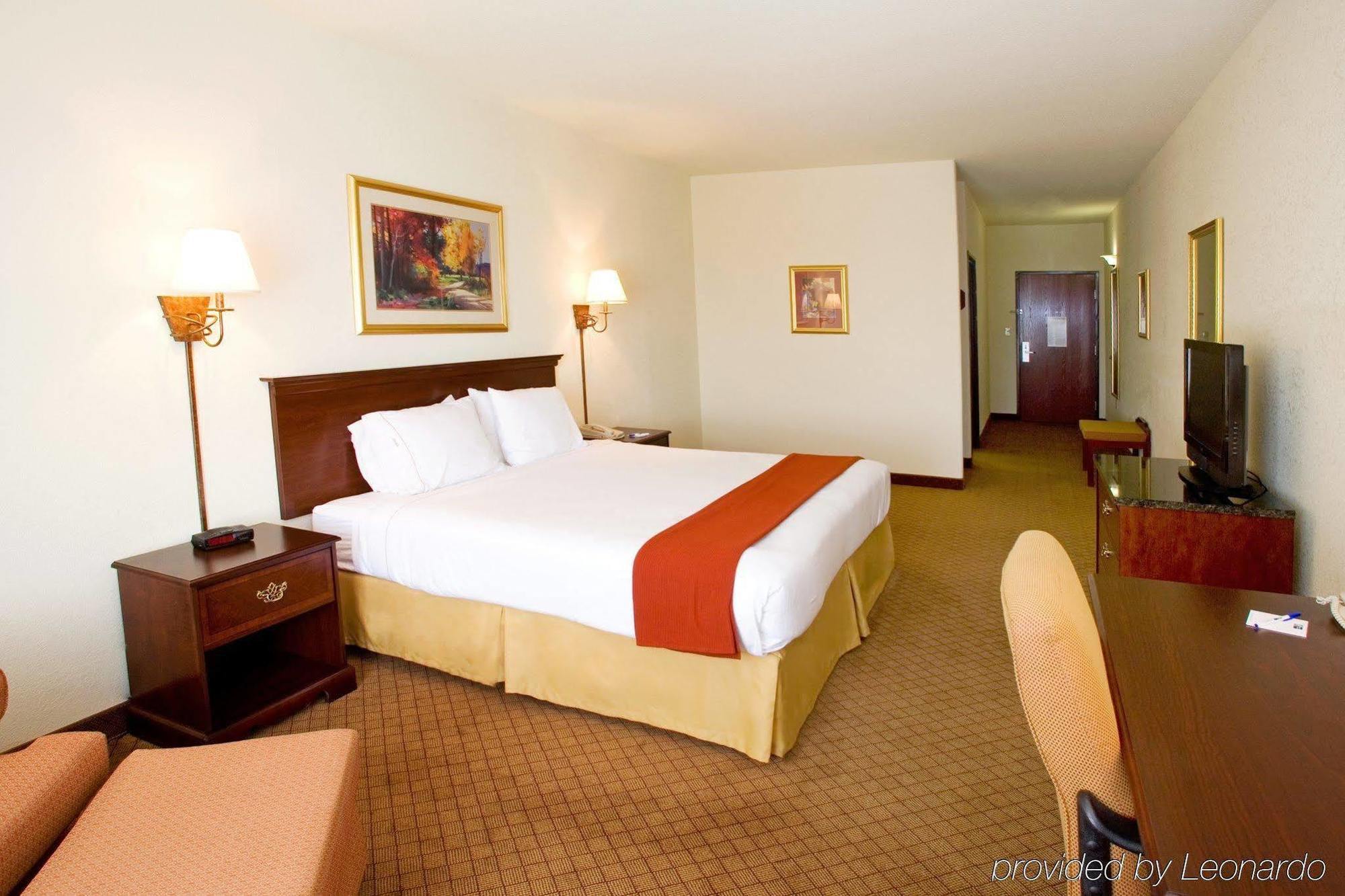 Holiday Inn Express Hotel And Suites Weslaco, An Ihg Hotel Habitación foto